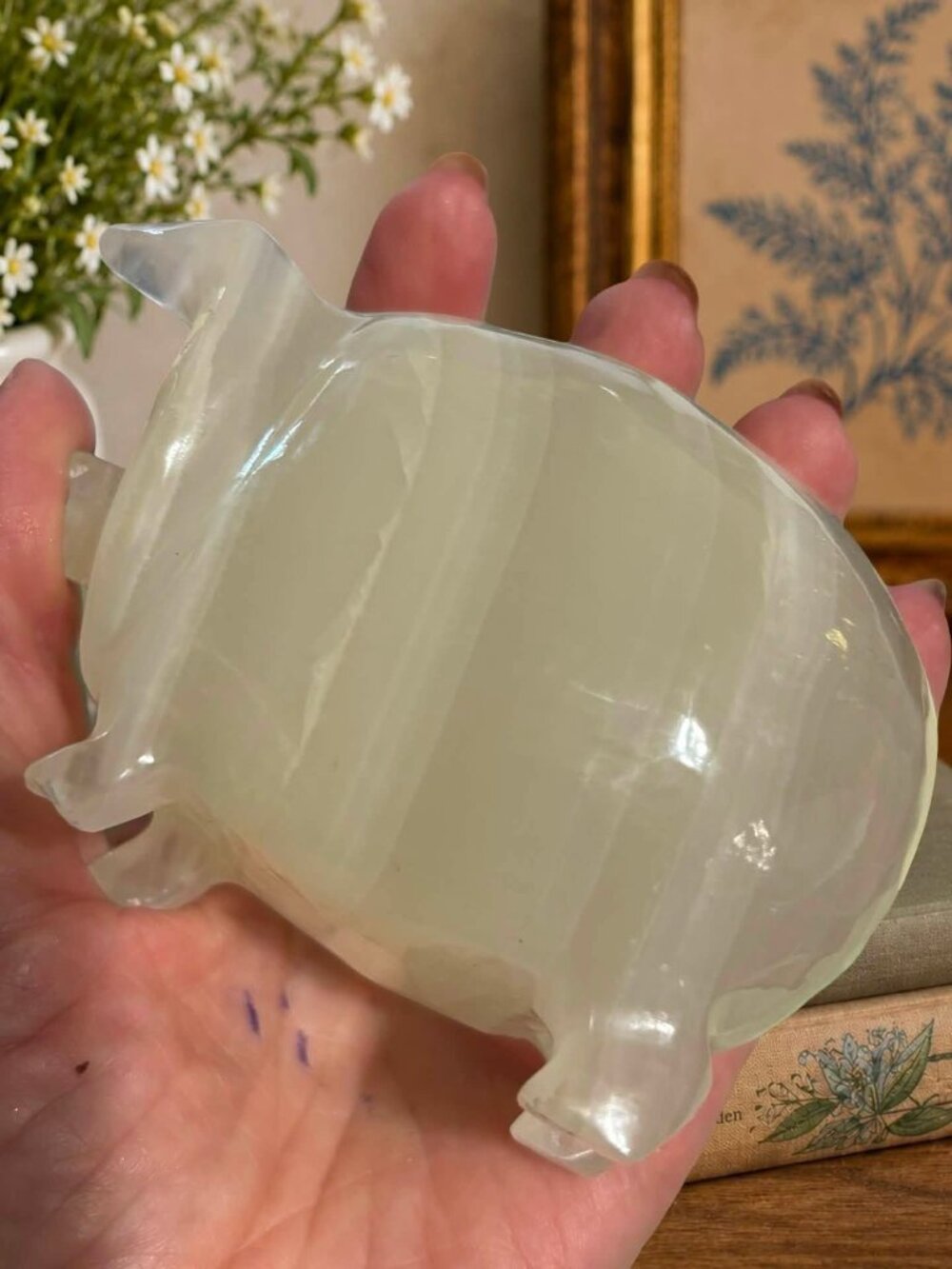 Vintage Carved Onyx Pig Figurine | Translucent Stone Animal Sculpture - Picture 3 of 7